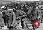 Image blessé des soldats britanniques entrez camp derrière les lignes France, 1916, de la seconde 50 séquences d'archives historiques vidéo 65675048387