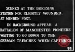 Image blessé des soldats britanniques traités à dressing station Minden France, 1916, de la seconde 1 séquences d'archives historiques vidéo 65675048388