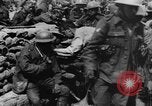 Image blessé des soldats britanniques traités à dressing station Minden France, 1916, de la seconde 16 séquences d'archives historiques vidéo 65675048388