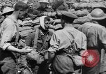 Image blessé des soldats britanniques traités à dressing station Minden France, 1916, de la seconde 27 séquences d'archives historiques vidéo 65675048388