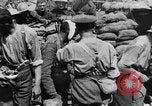 Image blessé des soldats britanniques traités à dressing station Minden France, 1916, de la seconde 28 séquences d'archives historiques vidéo 65675048388