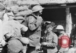 Image blessé des soldats britanniques traités à dressing station Minden France, 1916, de la seconde 32 séquences d'archives historiques vidéo 65675048388