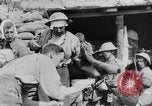 Image blessé des soldats britanniques traités à dressing station Minden France, 1916, de la seconde 36 séquences d'archives historiques vidéo 65675048388