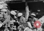 Image blessé des soldats britanniques traités à dressing station Minden France, 1916, de la seconde 52 séquences d'archives historiques vidéo 65675048388