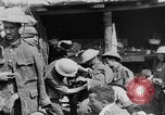 Image blessé des soldats britanniques traités à dressing station Minden France, 1916, de la seconde 54 séquences d'archives historiques vidéo 65675048388