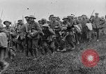 Image British Police Combat round up prisonniers de guerre allemands France, 1916, de la seconde 13 séquences d'archives historiques vidéo 65675048389
