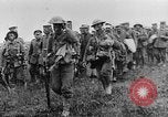 Image British Police Combat round up prisonniers de guerre allemands France, 1916, de la seconde 17 séquences d'archives historiques vidéo 65675048389