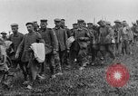 Image British Police Combat round up prisonniers de guerre allemands France, 1916, de la seconde 23 séquences d'archives historiques vidéo 65675048389