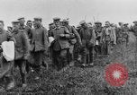 Image British Police Combat round up prisonniers de guerre allemands France, 1916, de la seconde 24 séquences d'archives historiques vidéo 65675048389