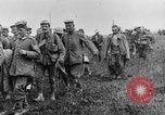 Image British Police Combat round up prisonniers de guerre allemands France, 1916, de la seconde 27 séquences d'archives historiques vidéo 65675048389