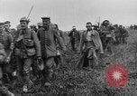 Image British Police Combat round up prisonniers de guerre allemands France, 1916, de la seconde 28 séquences d'archives historiques vidéo 65675048389