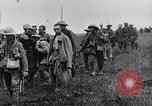 Image British Police Combat round up prisonniers de guerre allemands France, 1916, de la seconde 31 séquences d'archives historiques vidéo 65675048389