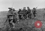 Image British Police Combat round up prisonniers de guerre allemands France, 1916, de la seconde 38 séquences d'archives historiques vidéo 65675048389