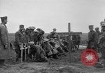 Standbild 27 Infanterie begraben ihre gefallenen Kameraden an Duncan Post Frankreich, 1918, aus Sekunde 40 historischem Filmmaterial Videoclip 65675048396