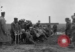 Standbild 27 Infanterie begraben ihre gefallenen Kameraden an Duncan Post Frankreich, 1918, aus Sekunde 41 historischem Filmmaterial Videoclip 65675048396