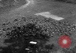 Standbild US-Truppen der 106th Infanterie an religiösen Dienst Frankreich, 1918, aus Sekunde 6 historischem Filmmaterial Videoclip 65675048397