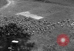 Standbild US-Truppen der 106th Infanterie an religiösen Dienst Frankreich, 1918, aus Sekunde 19 historischem Filmmaterial Videoclip 65675048397