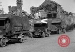 Standbild US-Truppen der 106th Infanterie an religiösen Dienst Frankreich, 1918, aus Sekunde 43 historischem Filmmaterial Videoclip 65675048397