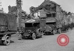 Standbild US-Truppen der 106th Infanterie an religiösen Dienst Frankreich, 1918, aus Sekunde 45 historischem Filmmaterial Videoclip 65675048397
