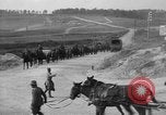 Standbild US-Truppen der 106th Infanterie an religiösen Dienst Frankreich, 1918, aus Sekunde 56 historischem Filmmaterial Videoclip 65675048397