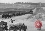 Standbild US-Truppen der 106th Infanterie an religiösen Dienst Frankreich, 1918, aus Sekunde 59 historischem Filmmaterial Videoclip 65675048397