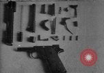 Standbild Colt Modell 1911 halbautomatische Pistole United States USA, 1918, aus Sekunde 1 historischem Filmmaterial Videoclip 65675048402