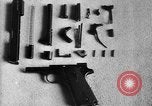 Standbild Colt Modell 1911 halbautomatische Pistole United States USA, 1918, aus Sekunde 13 historischem Filmmaterial Videoclip 65675048402