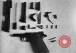 Standbild Colt Modell 1911 halbautomatische Pistole United States USA, 1918, aus Sekunde 20 historischem Filmmaterial Videoclip 65675048402