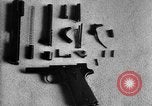 Standbild Colt Modell 1911 halbautomatische Pistole United States USA, 1918, aus Sekunde 22 historischem Filmmaterial Videoclip 65675048402