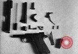 Standbild Colt Modell 1911 halbautomatische Pistole United States USA, 1918, aus Sekunde 31 historischem Filmmaterial Videoclip 65675048402