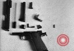 Standbild Colt Modell 1911 halbautomatische Pistole United States USA, 1918, aus Sekunde 38 historischem Filmmaterial Videoclip 65675048402
