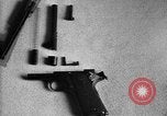 Standbild Colt Modell 1911 halbautomatische Pistole United States USA, 1918, aus Sekunde 48 historischem Filmmaterial Videoclip 65675048402