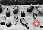 Standbild Brandsätze Handgranaten United States USA, 1918, aus Sekunde 1 historischem Filmmaterial Videoclip 65675048403