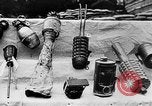 Standbild Brandsätze Handgranaten United States USA, 1918, aus Sekunde 16 historischem Filmmaterial Videoclip 65675048403