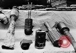 Standbild Brandsätze Handgranaten United States USA, 1918, aus Sekunde 19 historischem Filmmaterial Videoclip 65675048403