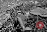 Standbild Soldaten feuern 6 Zoll Mörser Frankreich, 1918, aus Sekunde 4 historischem Filmmaterial Videoclip 65675048419