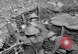 Standbild Soldaten feuern 6 Zoll Mörser Frankreich, 1918, aus Sekunde 5 historischem Filmmaterial Videoclip 65675048419