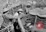 Standbild Soldaten feuern 6 Zoll Mörser Frankreich, 1918, aus Sekunde 12 historischem Filmmaterial Videoclip 65675048419