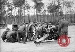 Immagine di Il francese 75 campo di pistola e cassettone United States USA, 1918, secondo 6 filmato di repertorio 65675048423