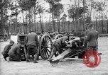 Immagine di Il francese 75 campo di pistola e cassettone United States USA, 1918, secondo 7 filmato di repertorio 65675048423