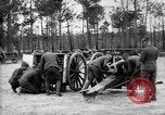 Immagine di Il francese 75 campo di pistola e cassettone United States USA, 1918, secondo 9 filmato di repertorio 65675048423