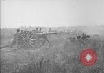 Immagine di American gunners fire batteria francese di 75 pezzi di campo United States USA, 1918, secondo 16 filmato di repertorio 65675048424