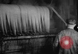 Standbild Waschen der Gardinen United States USA, 1918, aus Sekunde 4 historischem Filmmaterial Videoclip 65675048434