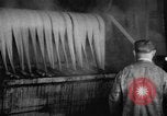 Standbild Waschen der Gardinen United States USA, 1918, aus Sekunde 5 historischem Filmmaterial Videoclip 65675048434