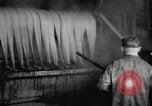 Standbild Waschen der Gardinen United States USA, 1918, aus Sekunde 9 historischem Filmmaterial Videoclip 65675048434