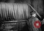 Standbild Waschen der Gardinen United States USA, 1918, aus Sekunde 11 historischem Filmmaterial Videoclip 65675048434