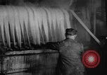 Standbild Waschen der Gardinen United States USA, 1918, aus Sekunde 15 historischem Filmmaterial Videoclip 65675048434