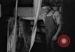 Standbild Waschen der Gardinen United States USA, 1918, aus Sekunde 23 historischem Filmmaterial Videoclip 65675048434