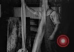 Standbild Waschen der Gardinen United States USA, 1918, aus Sekunde 26 historischem Filmmaterial Videoclip 65675048434