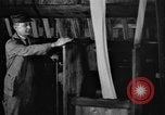 Standbild Waschen der Gardinen United States USA, 1918, aus Sekunde 50 historischem Filmmaterial Videoclip 65675048434